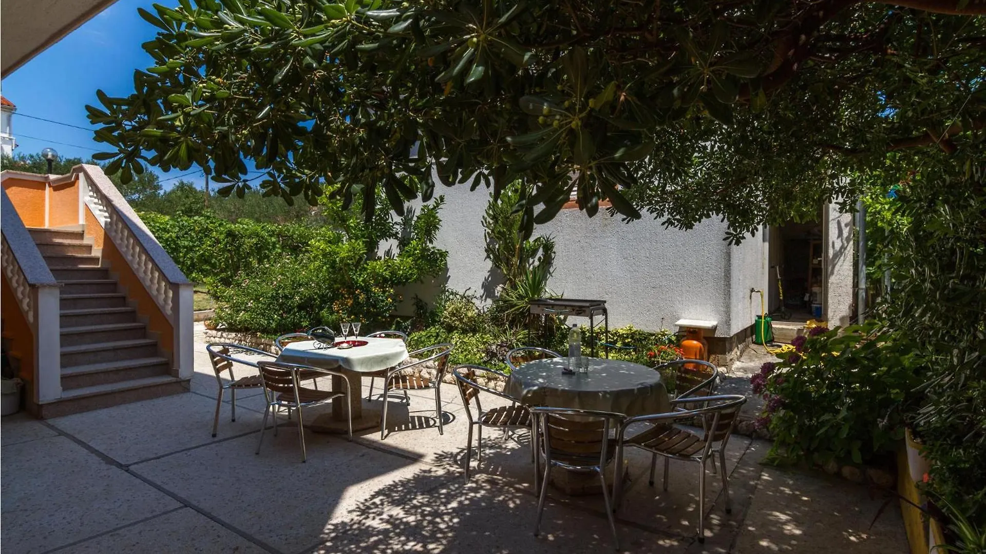 1 Bedroom Lovely Apartment In Barbat Na Rabu Croatia