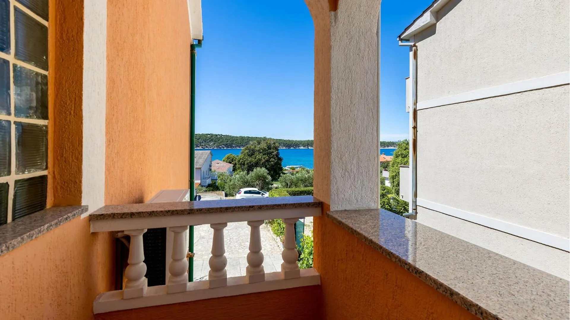 1 Bedroom Lovely Apartment In Barbat Na Rabu 0*,  Croatia