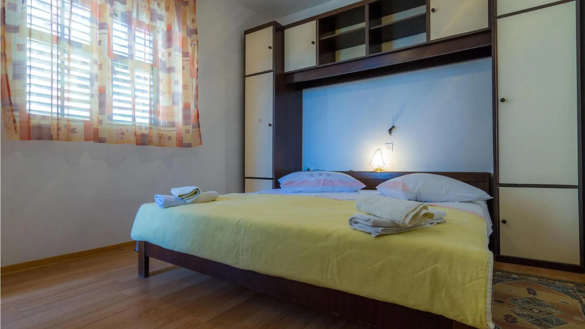 1 Bedroom Lovely Apartment In Barbat Na Rabu 0*,
